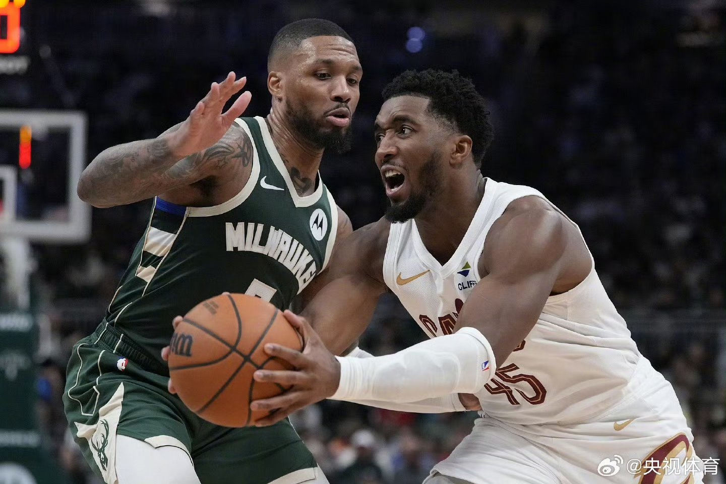 穆古鲁扎关键节点战术调整，雄鹿带队取胜！的简单介绍