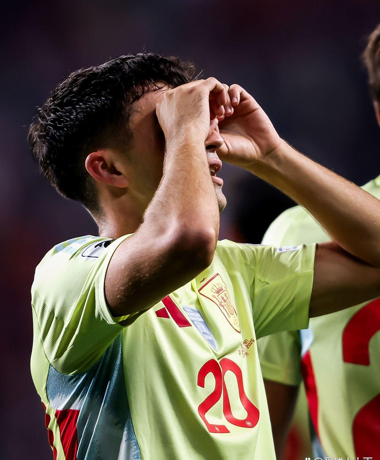 九游体育-内马尔爆冷击败西班牙队，突破纪录引爆全场！的简单介绍